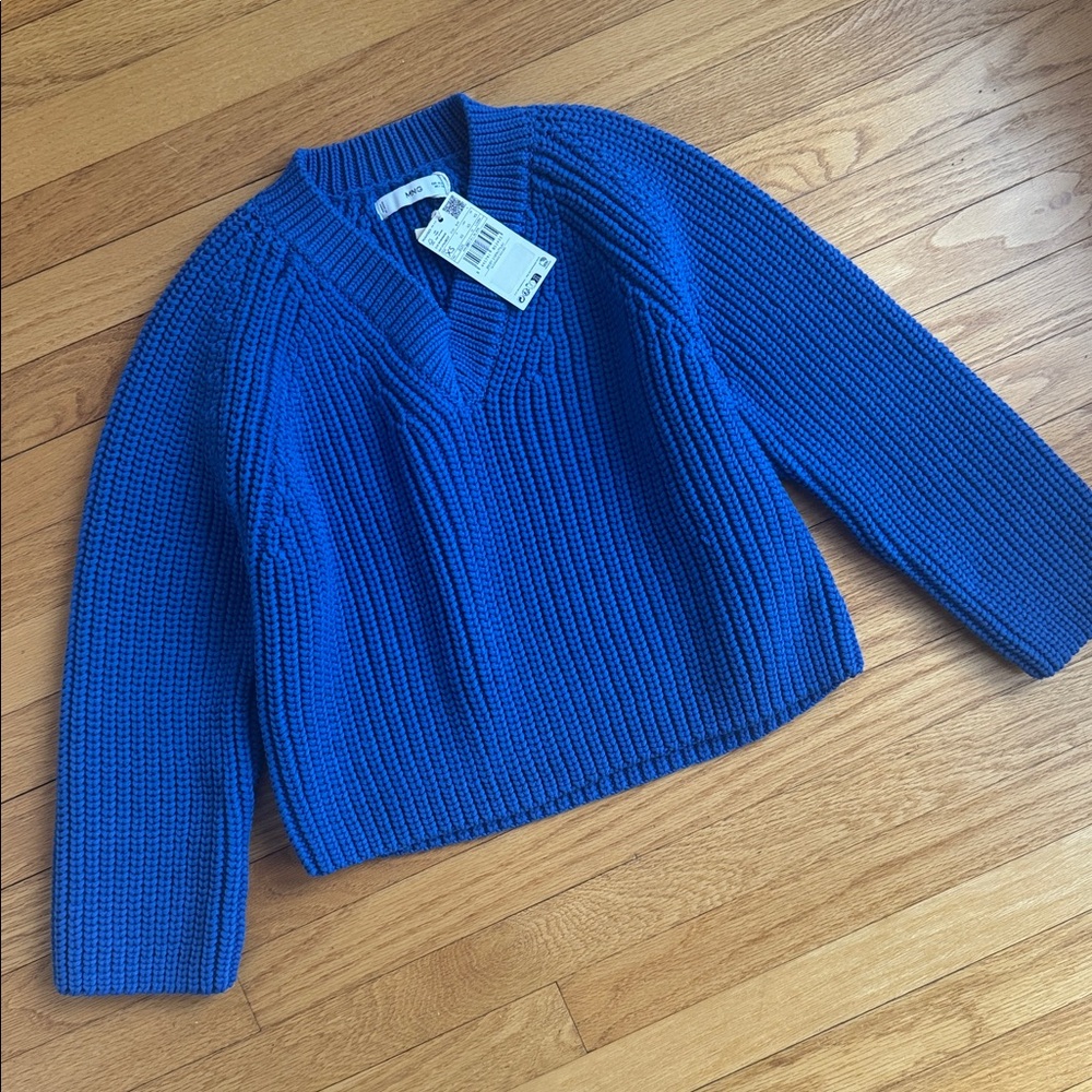BNWT mango v neck sweater size XS